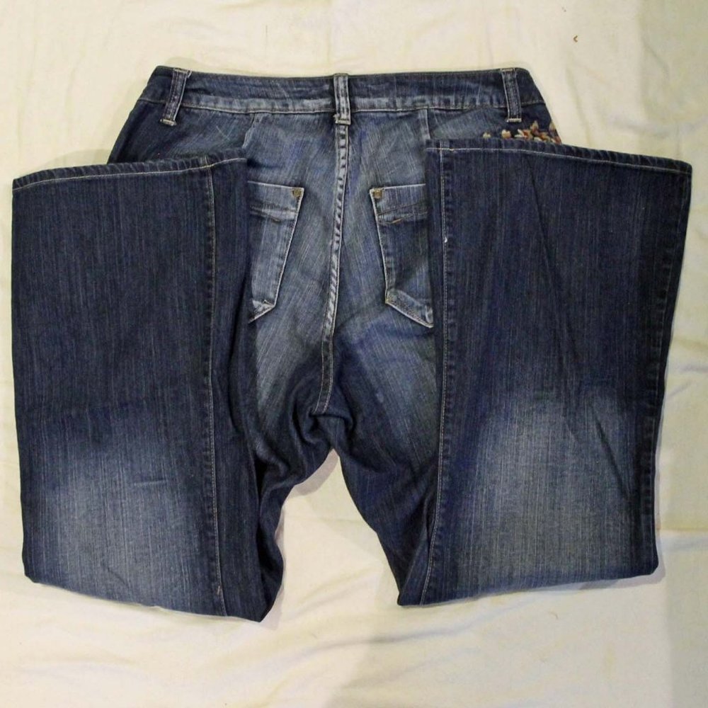 Venezia Distressed Embroidered Cotton Blend Blue Jeans Size 18 - Picture 6 of 10